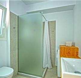 4 bedroom villa with pool and sea view in Perithia, Corfu, sleeps 9